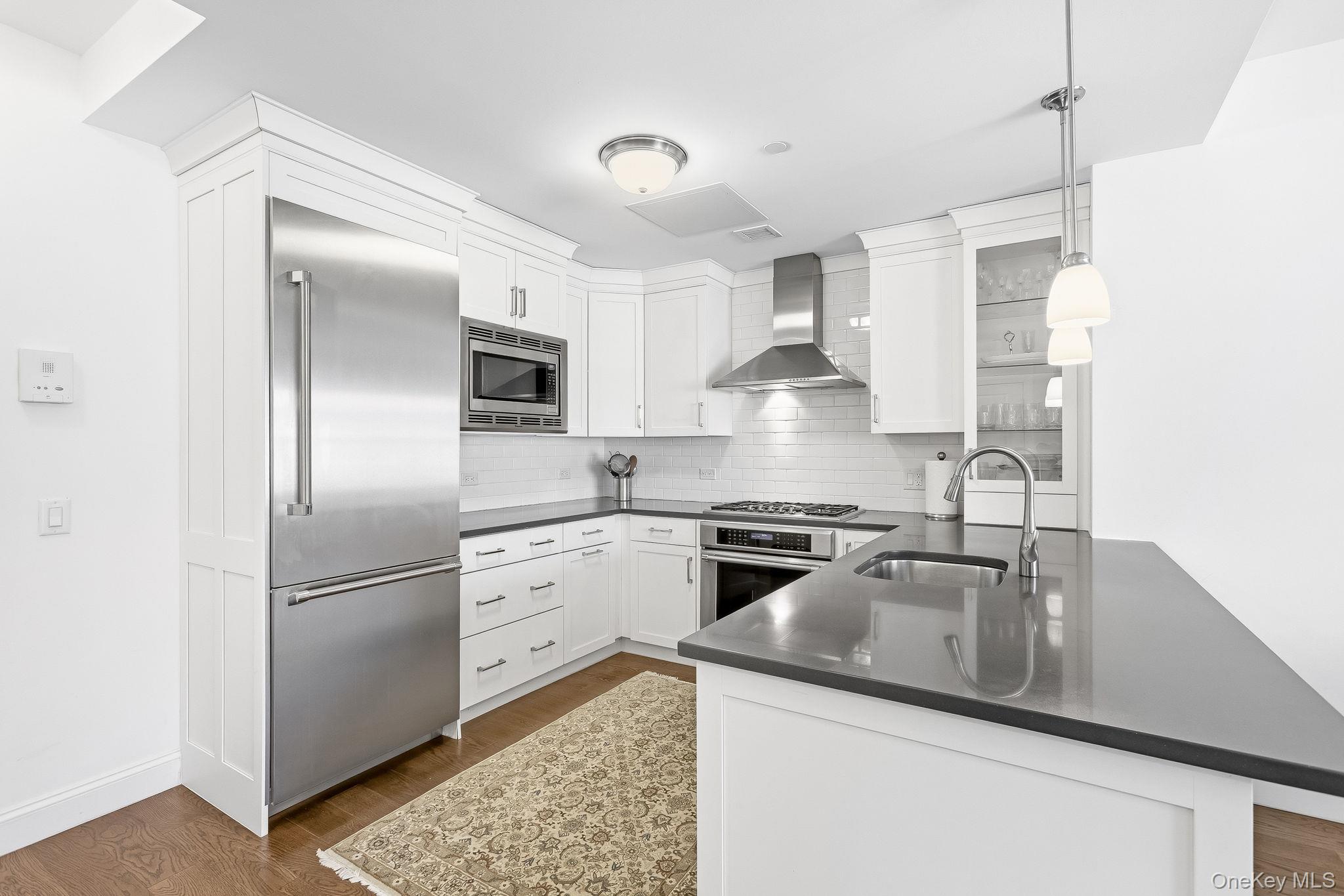 #6 photo, 10 Byron Place, Larchmont , NY 10538