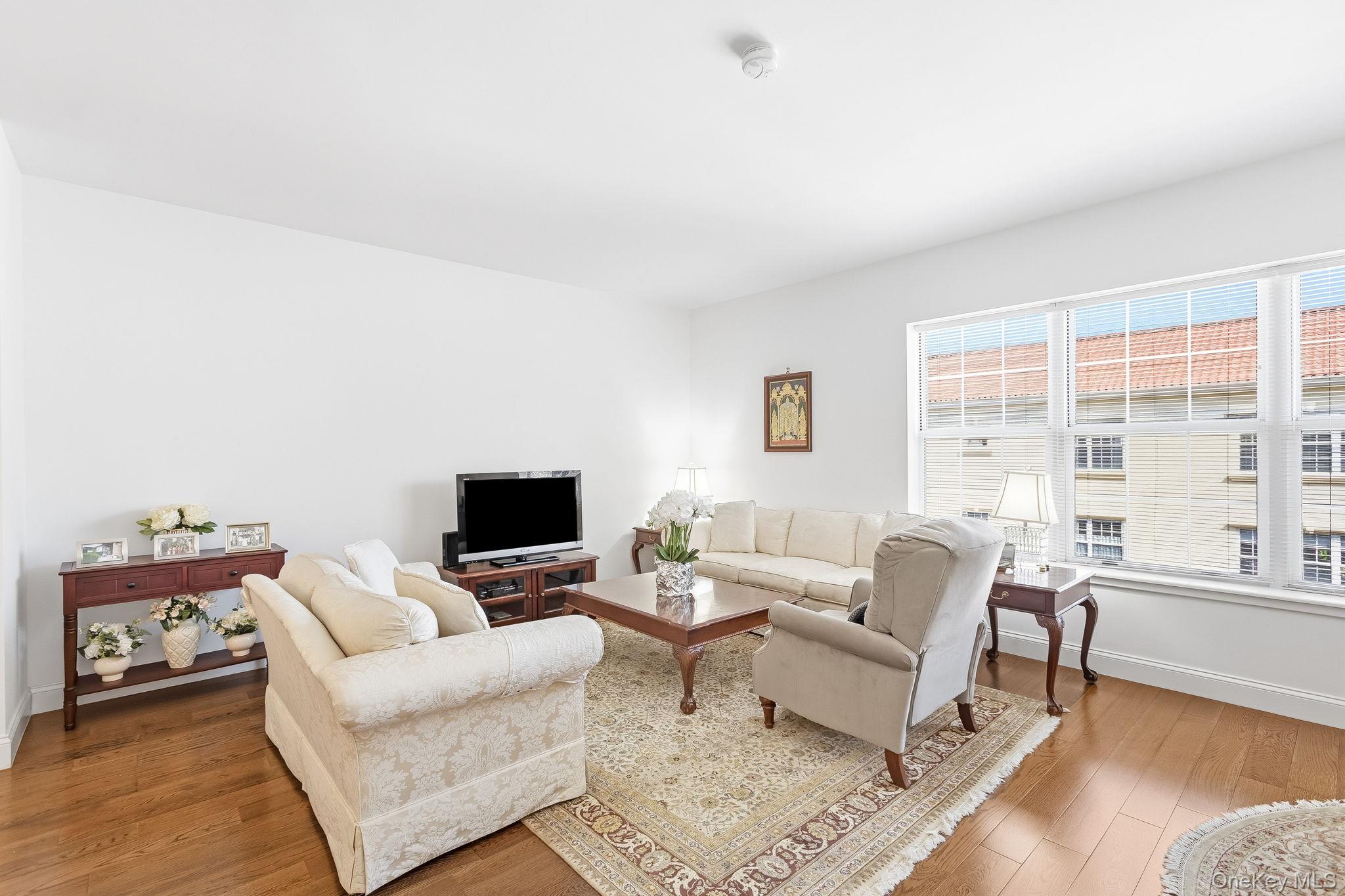 #9 photo, 10 Byron Place, Larchmont , NY 10538