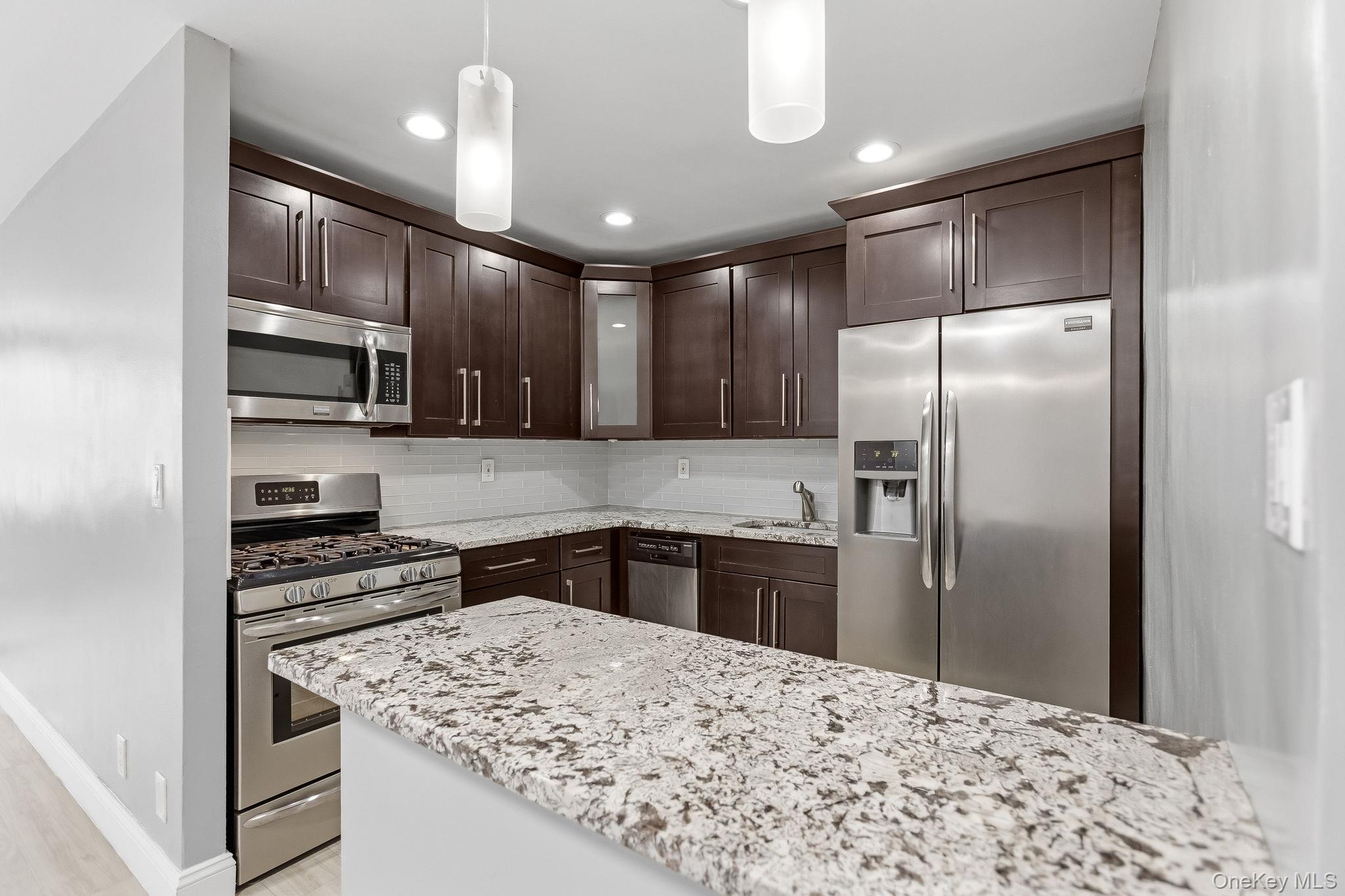 #4 photo, 25 Franklin Avenue, White Plains , NY 10601