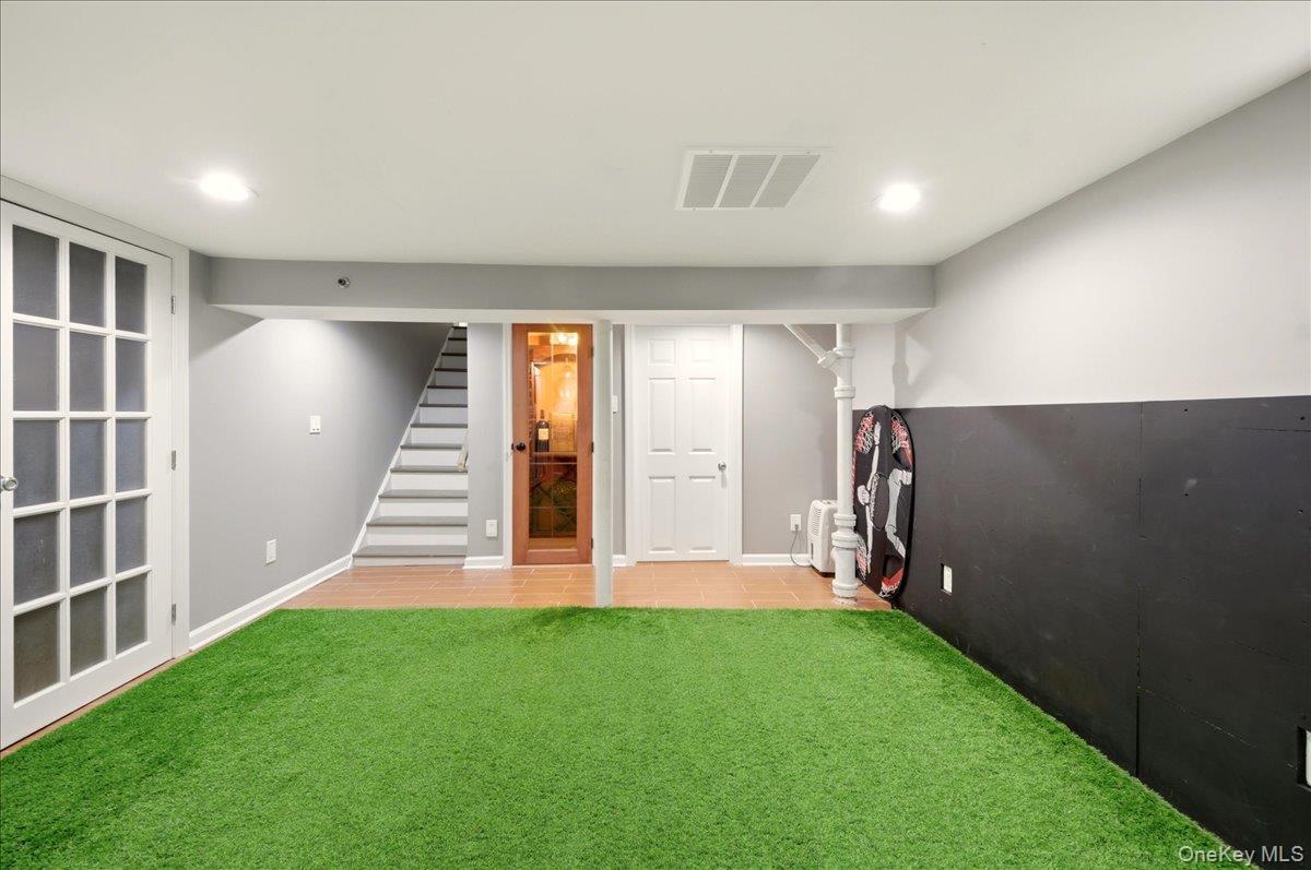 #11 photo, 20 Van Buren Place, White Plains , NY 10603