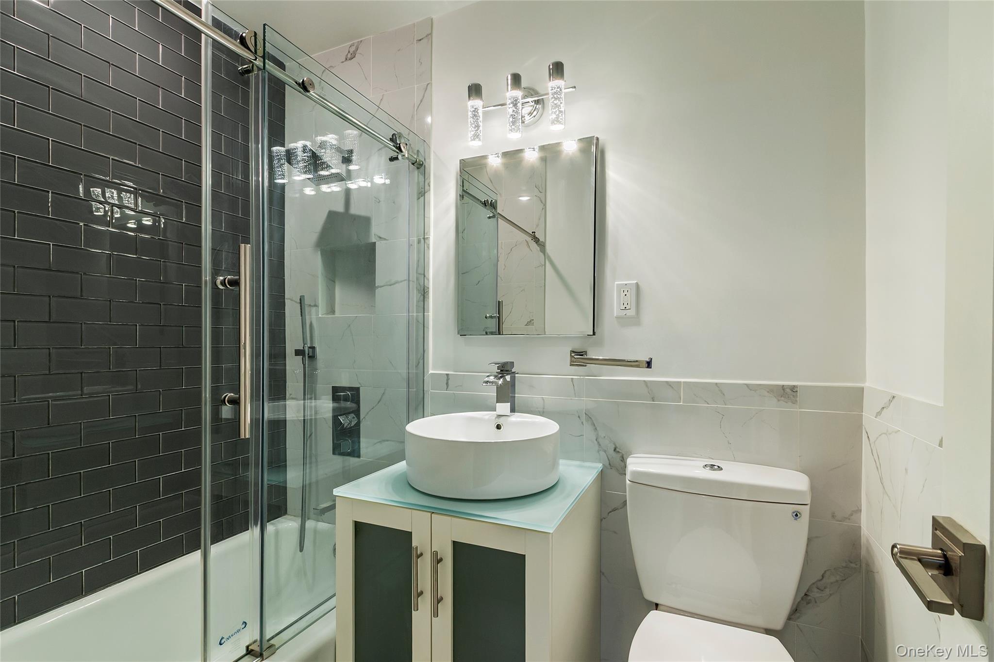 #4 photo, 3935 Blackstone Avenue, Bronx , NY 10471