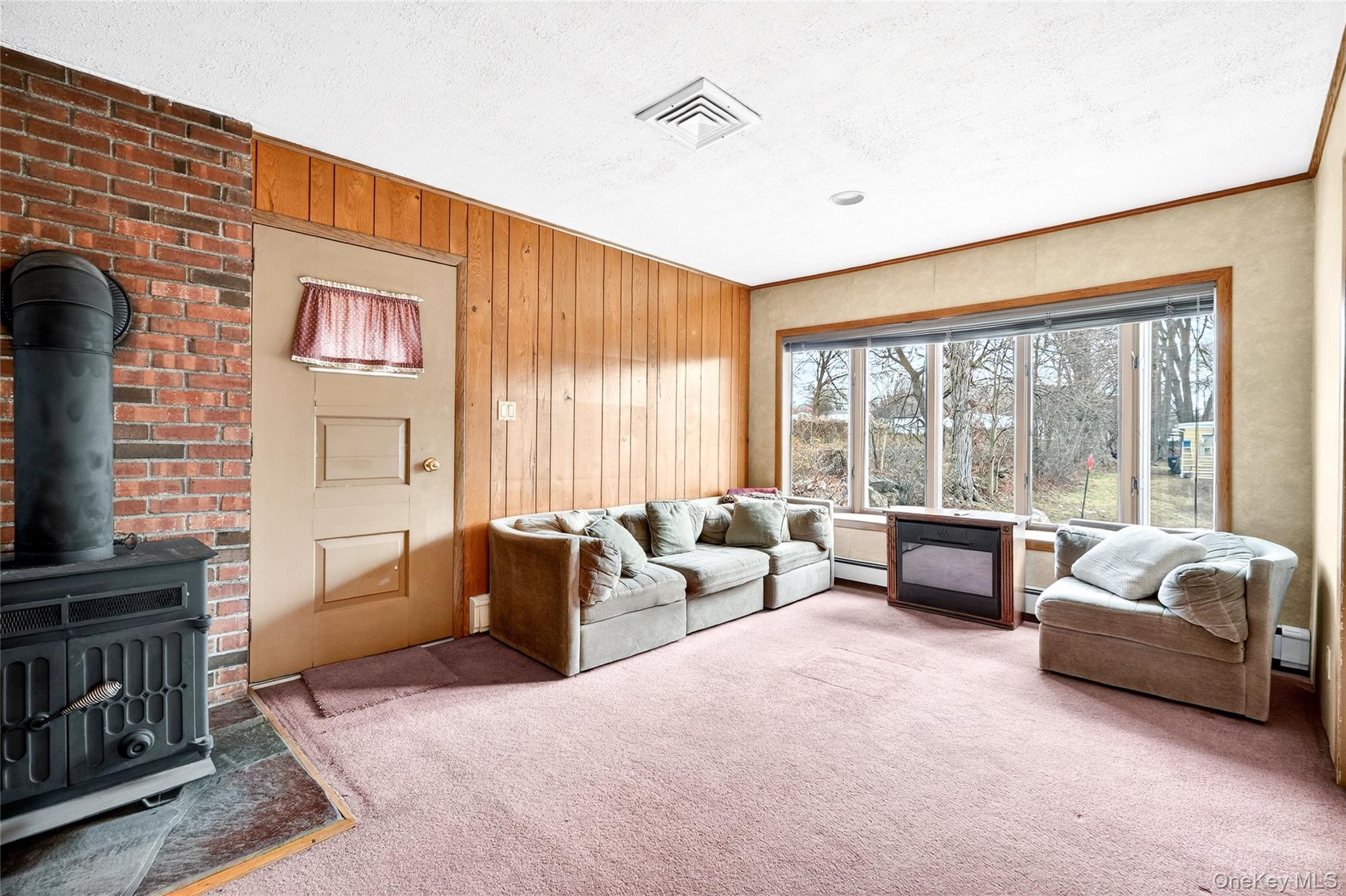 #17 photo, 19 Indian Trail, White Plains , NY 10603