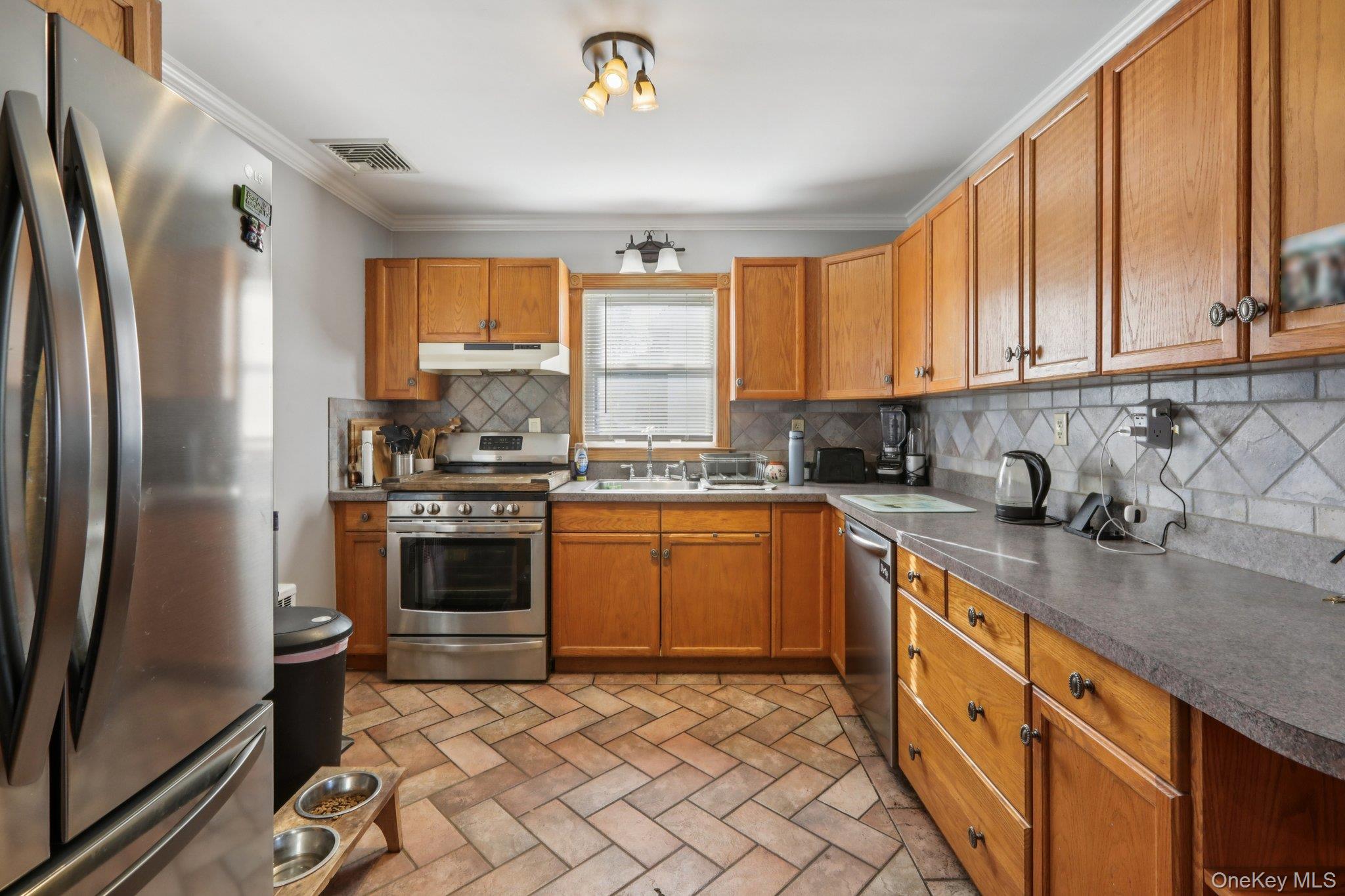 #11 photo, 65 W Washington Avenue, Pearl River , NY 10965