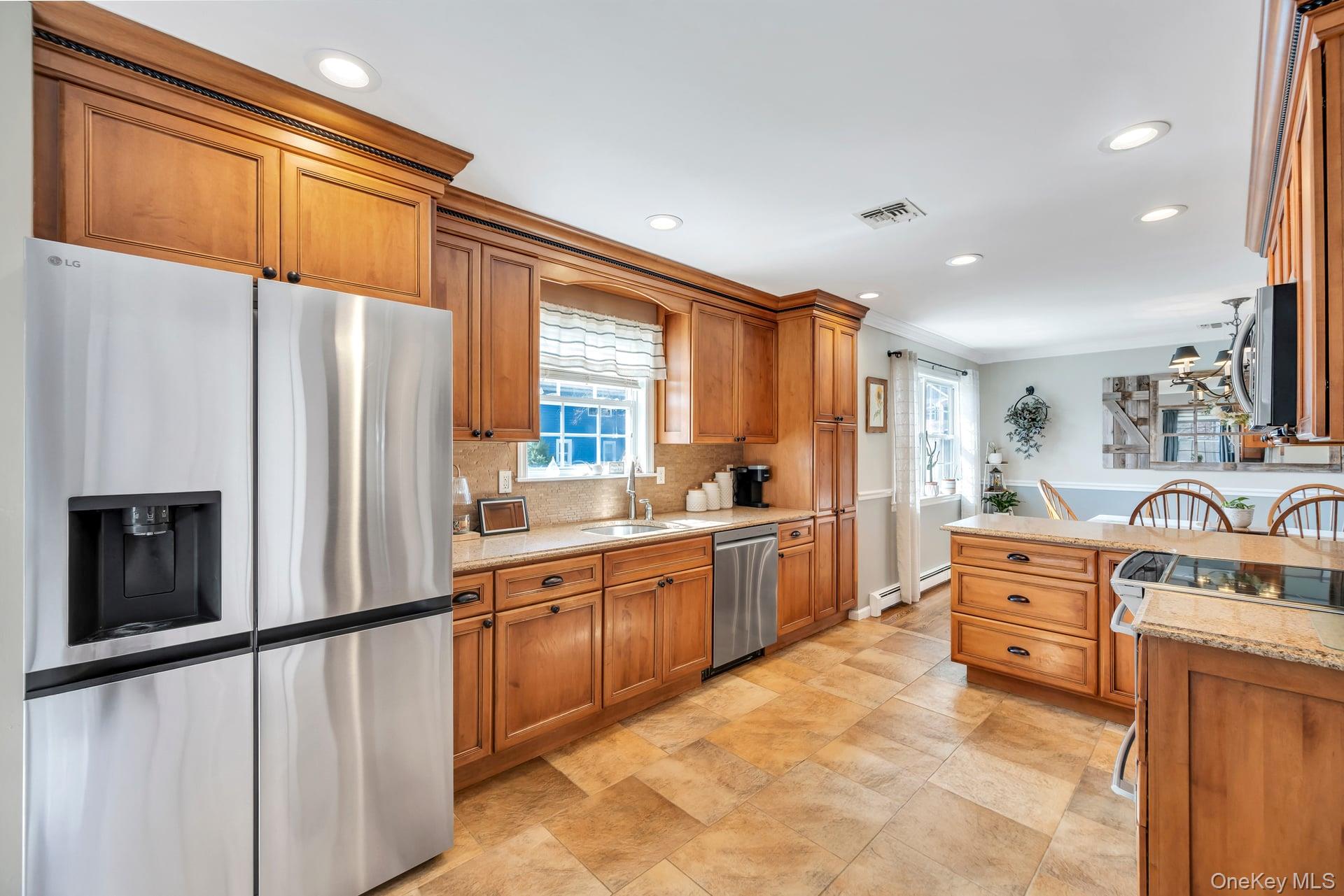 #11 photo, 346 Victory Drive, সাফোক কাউন্টি Lake Ronkonkoma , NY 11779