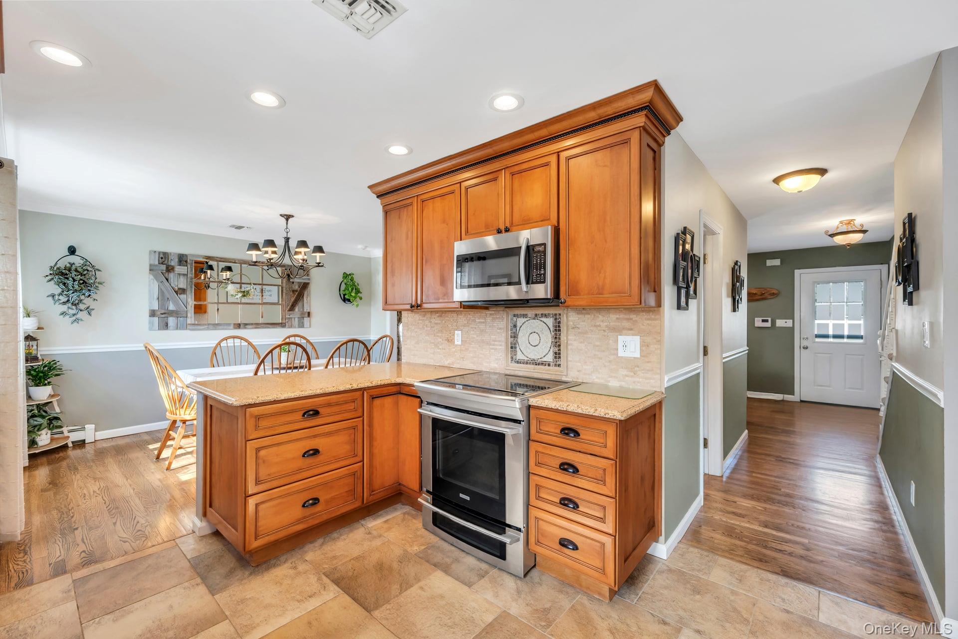 #15 photo, 346 Victory Drive, সাফোক কাউন্টি Lake Ronkonkoma , NY 11779