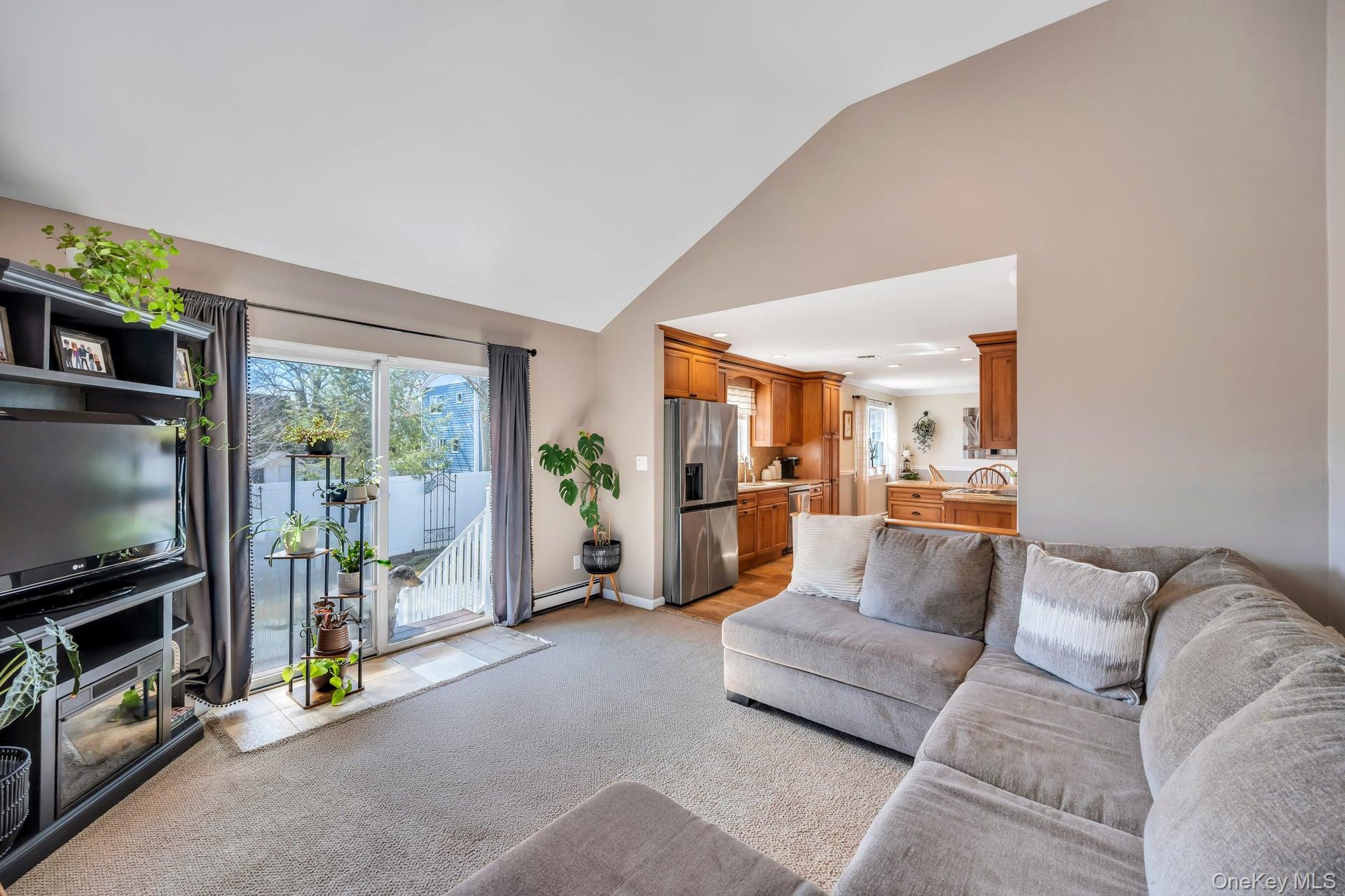 #17 photo, 346 Victory Drive, সাফোক কাউন্টি Lake Ronkonkoma , NY 11779