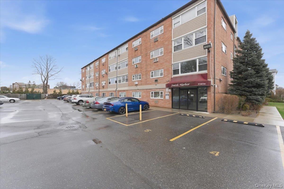 #2 photo, 222 Smith Street, নাসাউ কাউন্টি Freeport , NY 11520