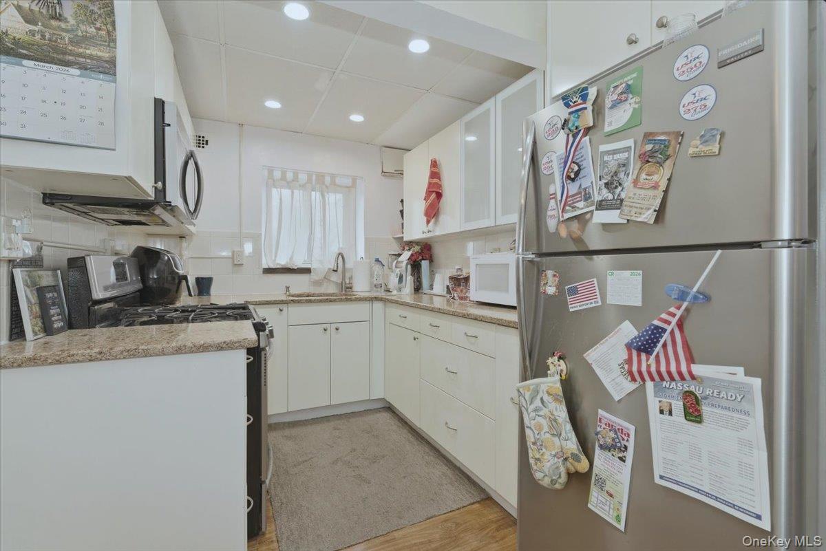 #8 photo, 222 Smith Street, নাসাউ কাউন্টি Freeport , NY 11520