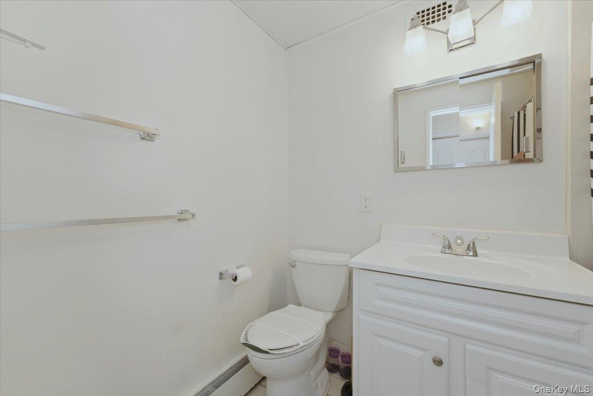 #9 photo, 222 Smith Street, নাসাউ কাউন্টি Freeport , NY 11520