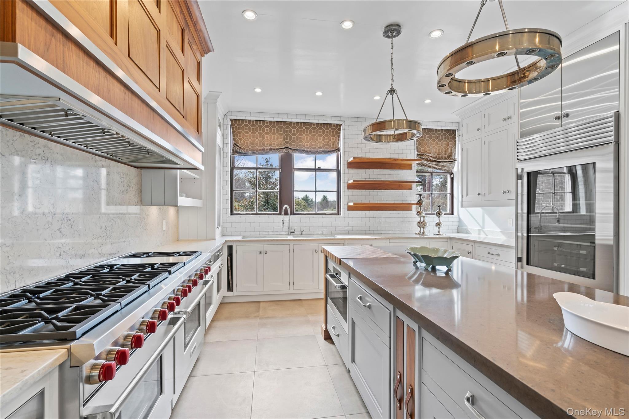 #18 photo, 393 Oyster Bay Road, Mill Neck , NY 11765