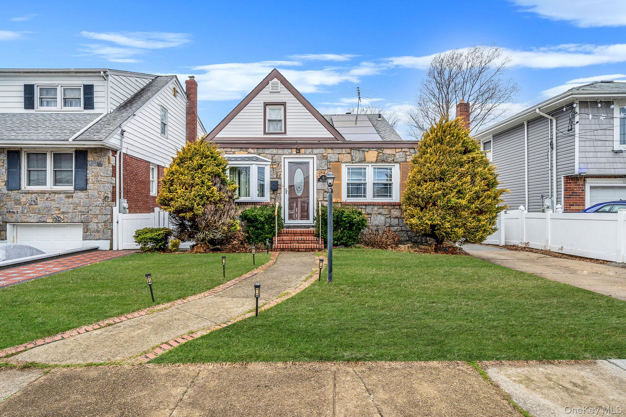 #1 photo, 12 Edna Court, নাসাউ কাউন্টি Valley Stream , NY 11580