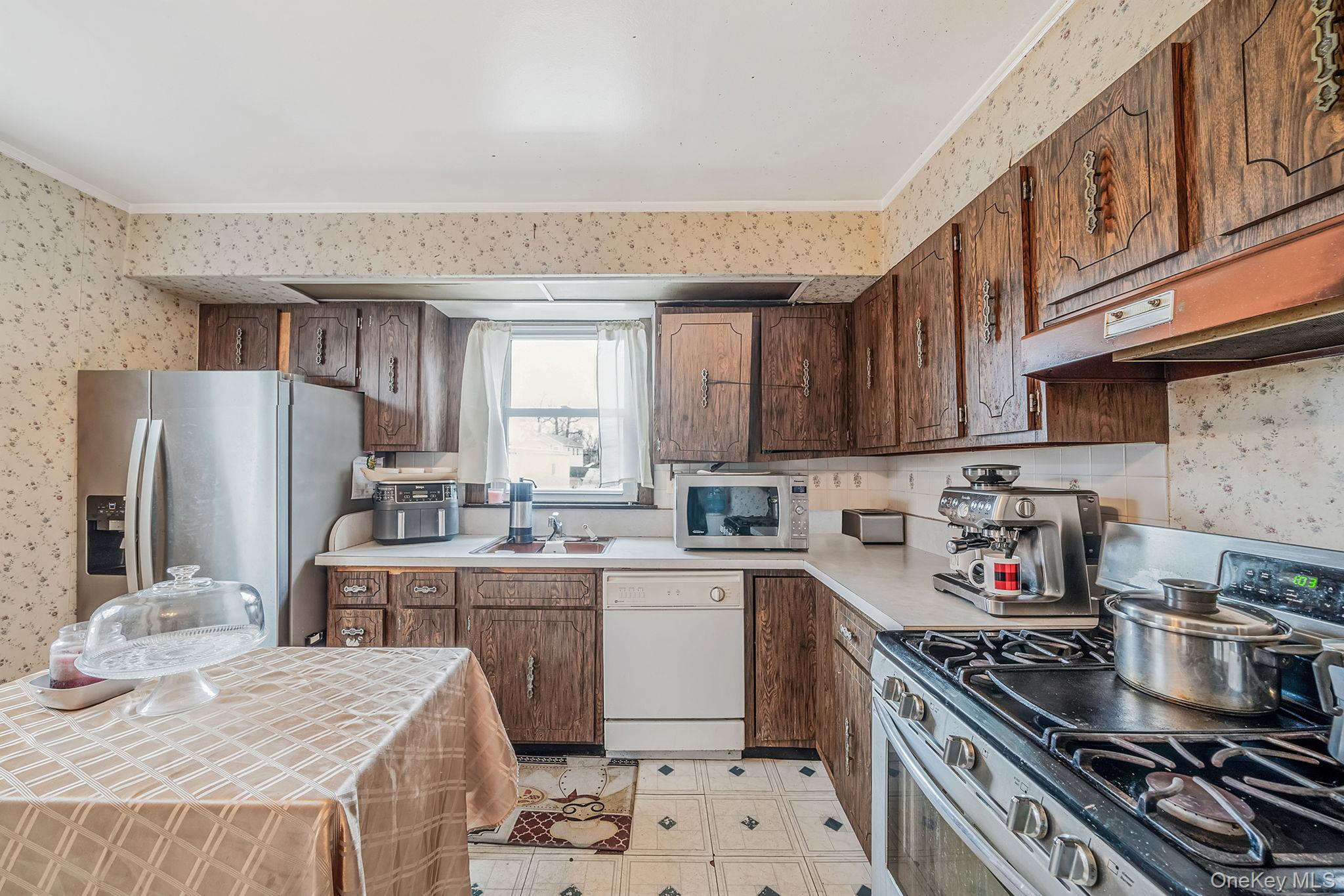 #10 photo, 12 Edna Court, নাসাউ কাউন্টি Valley Stream , NY 11580