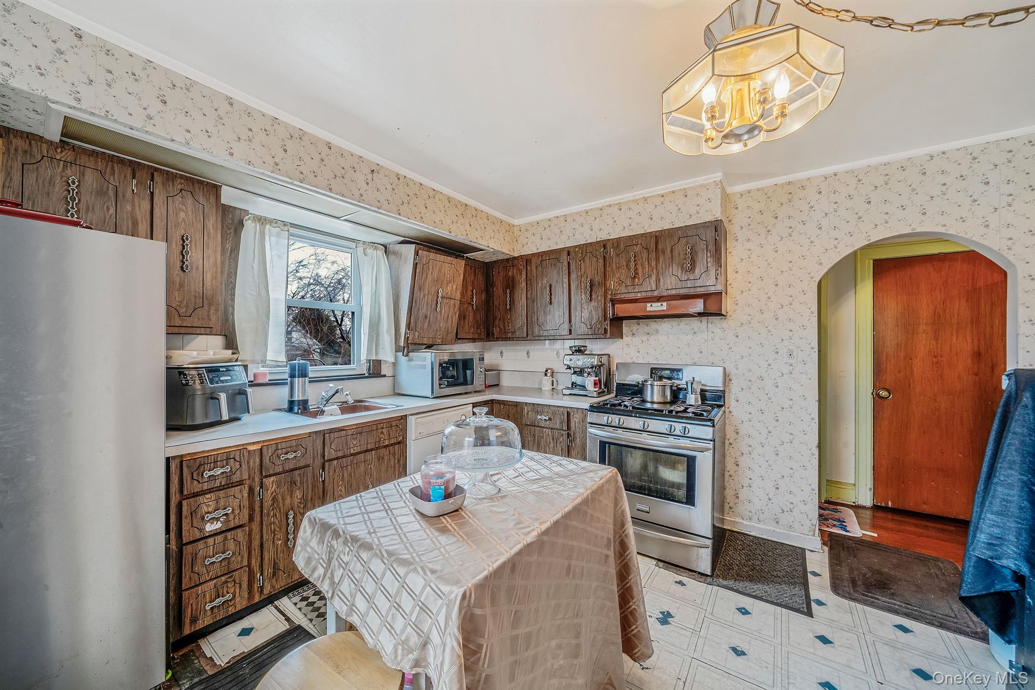 #11 photo, 12 Edna Court, নাসাউ কাউন্টি Valley Stream , NY 11580