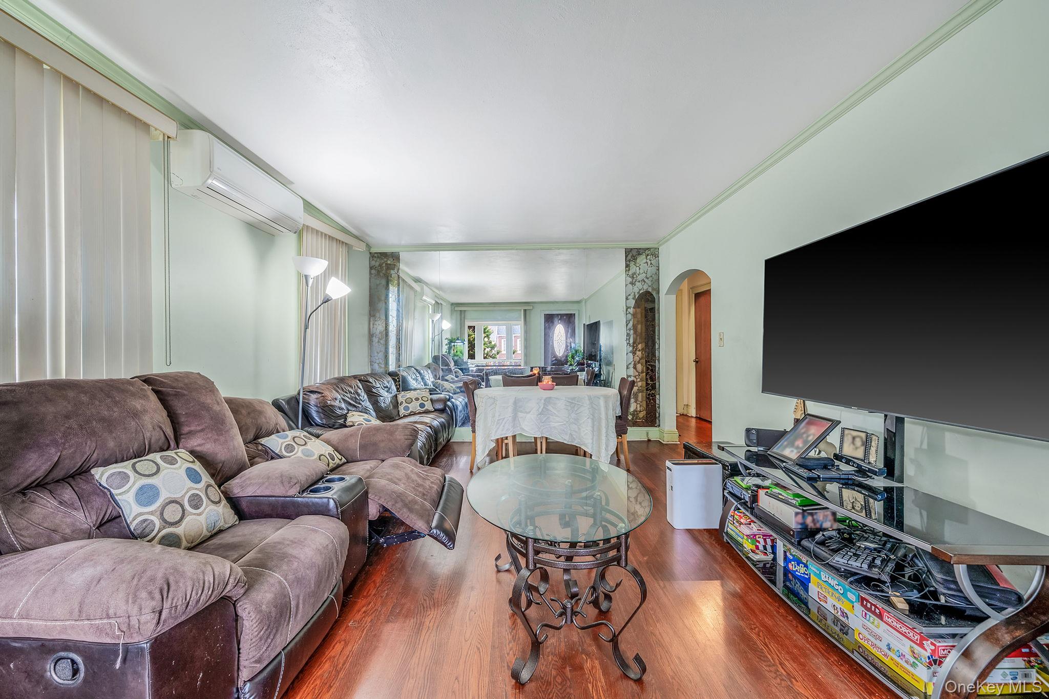 #8 photo, 12 Edna Court, নাসাউ কাউন্টি Valley Stream , NY 11580