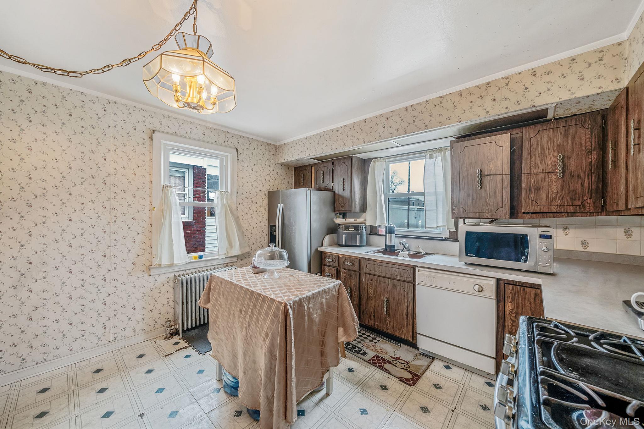 #9 photo, 12 Edna Court, নাসাউ কাউন্টি Valley Stream , NY 11580