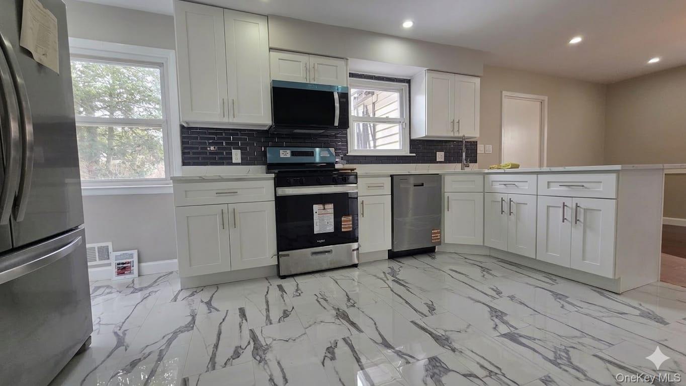 #11 photo, 57-18 hewlett Street, Little Neck , NY 11362