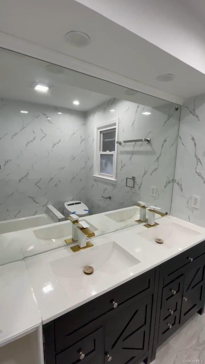 #4 photo, 5718 hewlett Street, কুইন্‌স Little Neck , NY 11362