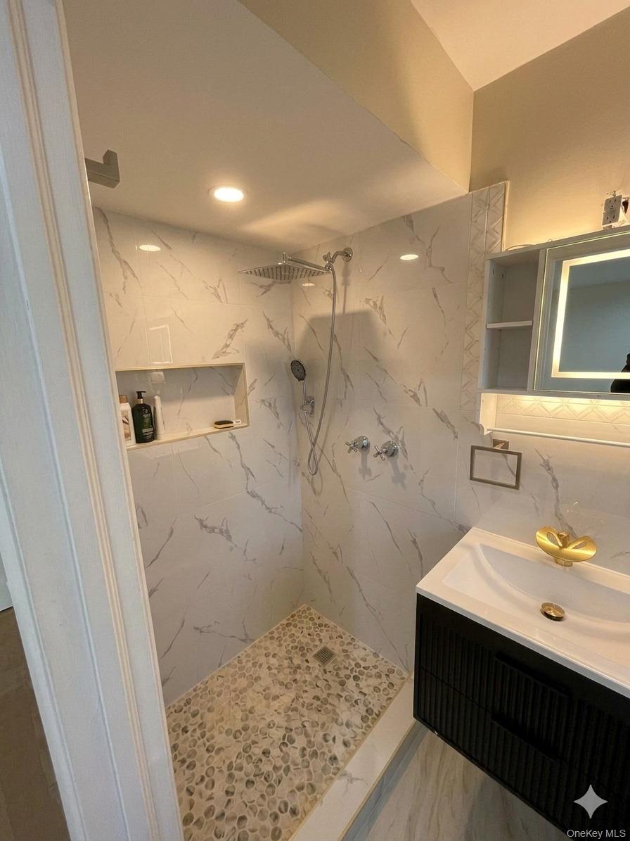 #5 photo, 5718 hewlett Street, কুইন্‌স Little Neck , NY 11362