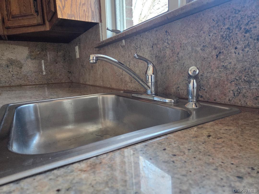 #4 photo, 68 Kirkwood Road, নাসাউ কাউন্টি Port Washington , NY 11050