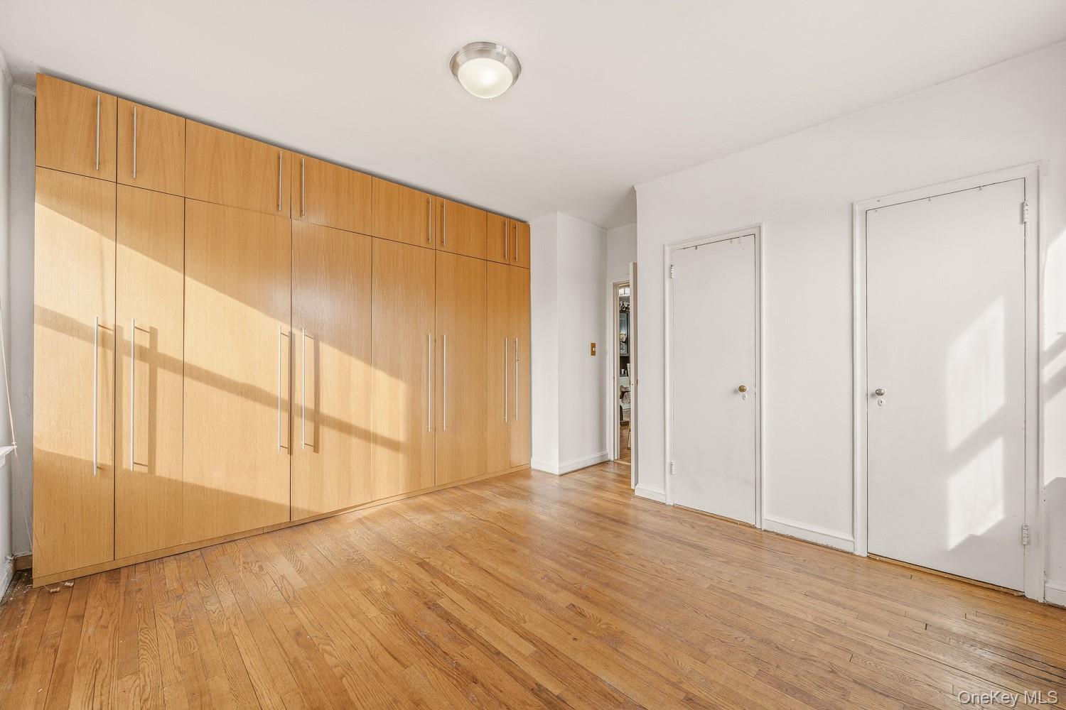 #7 photo, 22-20 78 Street, কুইন্‌স East Elmhurst , NY 11370