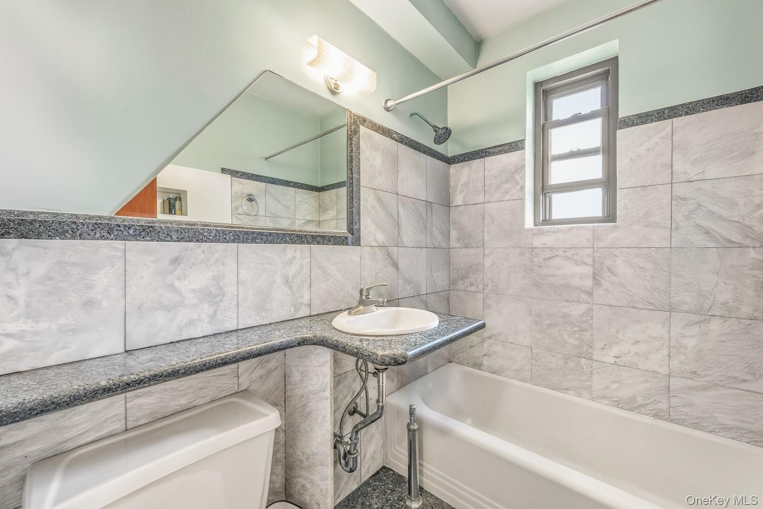 #8 photo, 22-20 78 Street, কুইন্‌স East Elmhurst , NY 11370