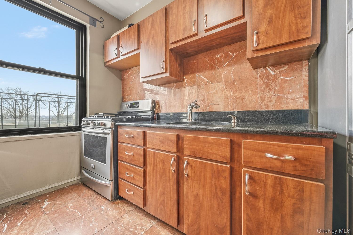 #9 photo, 22-20 78 Street, কুইন্‌স East Elmhurst , NY 11370