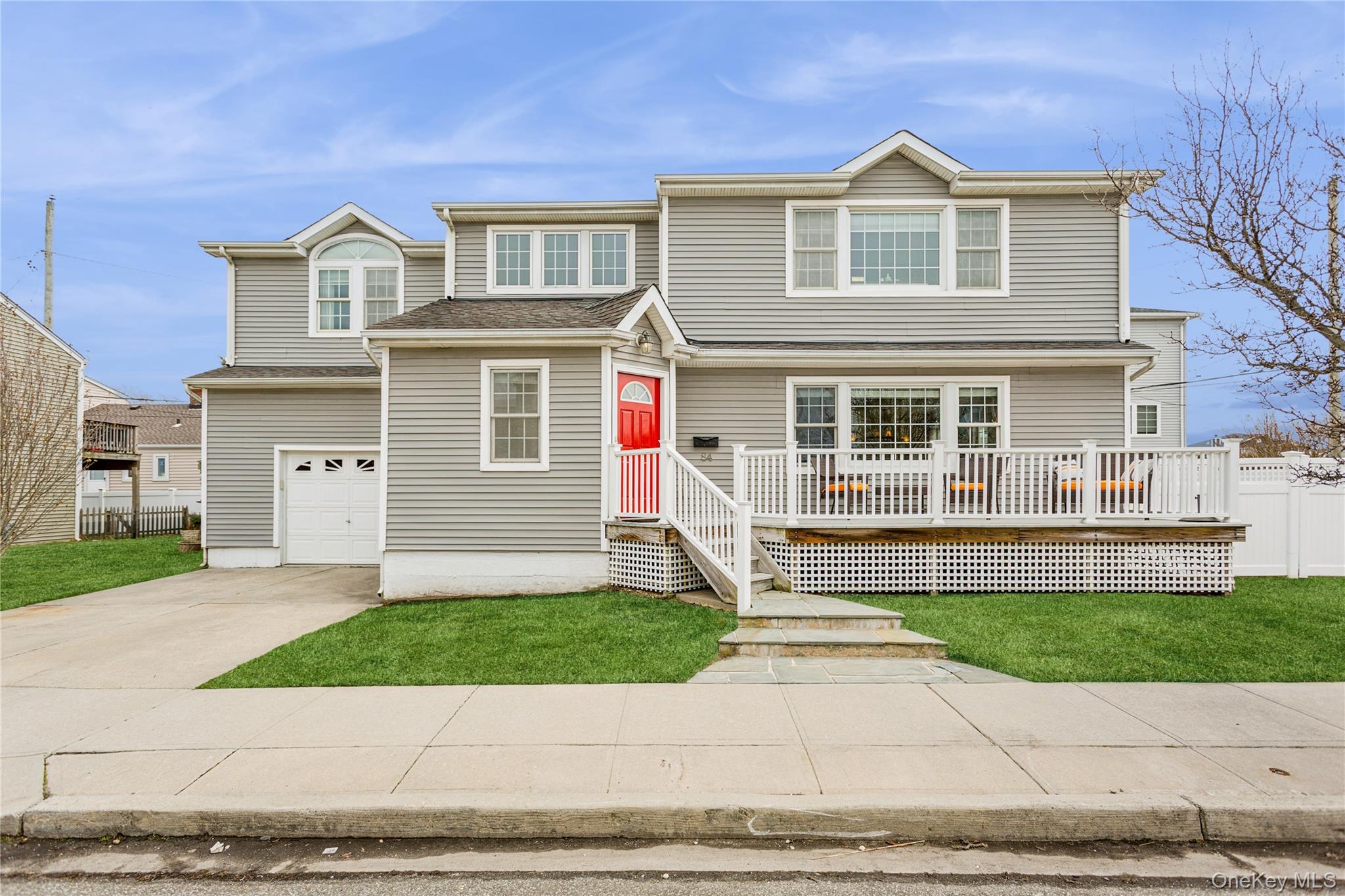 #1 photo, 84 Barnes Street, নাসাউ কাউন্টি Long Beach , NY 11561