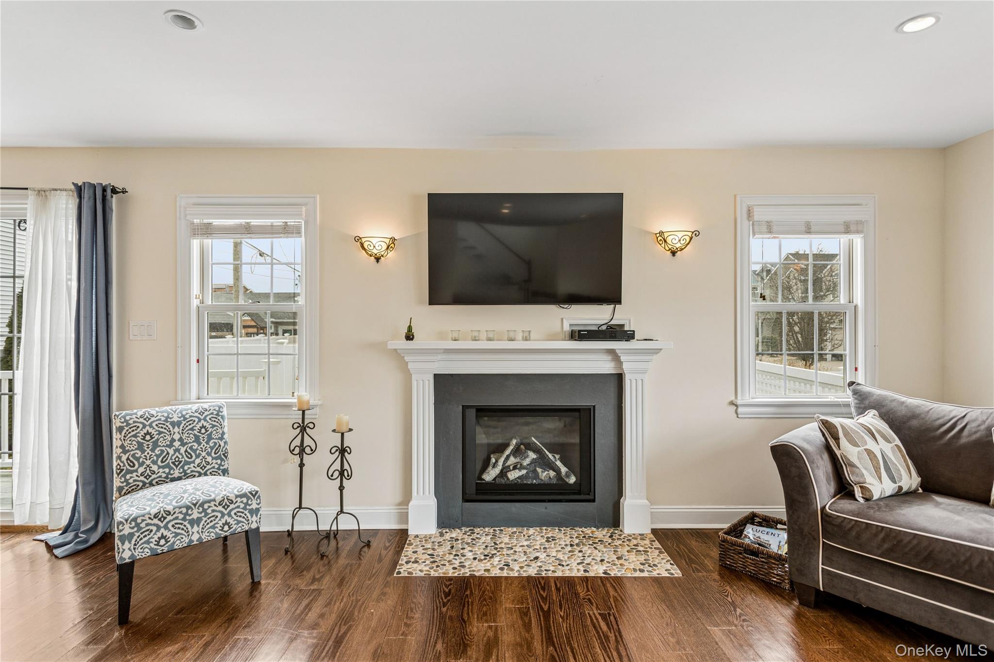 #12 photo, 84 Barnes Street, নাসাউ কাউন্টি Long Beach , NY 11561