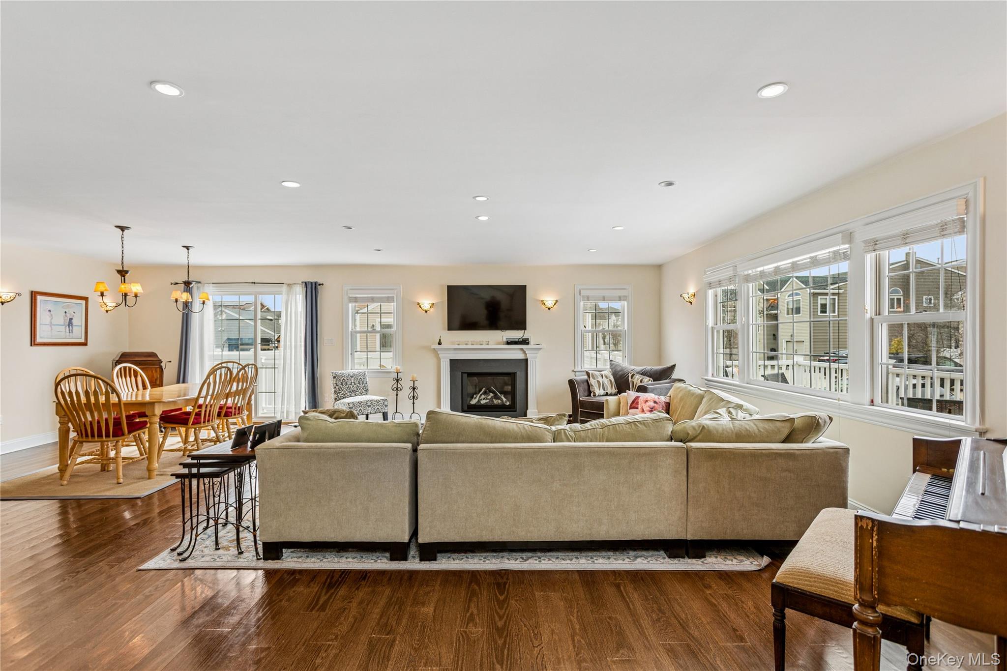 #13 photo, 84 Barnes Street, নাসাউ কাউন্টি Long Beach , NY 11561