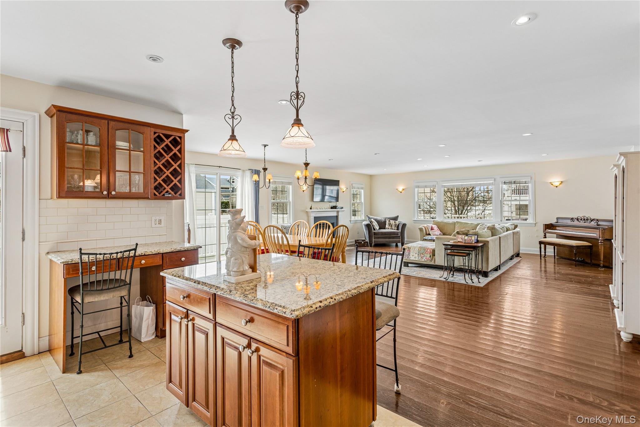 #14 photo, 84 Barnes Street, নাসাউ কাউন্টি Long Beach , NY 11561