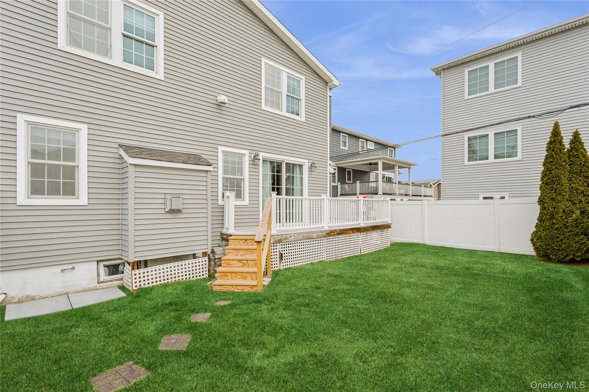 #4 photo, 84 Barnes Street, নাসাউ কাউন্টি Long Beach , NY 11561