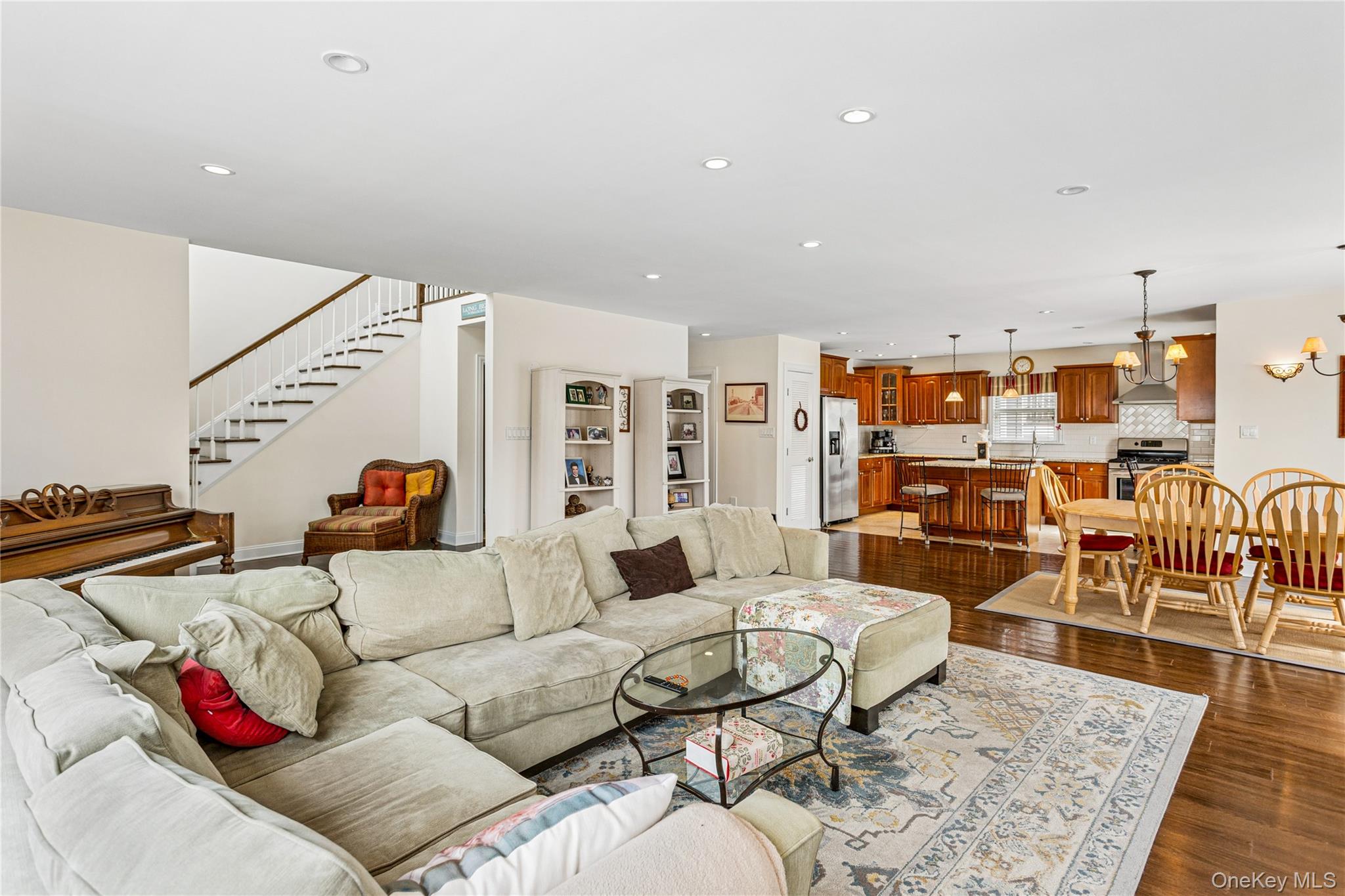 #8 photo, 84 Barnes Street, নাসাউ কাউন্টি Long Beach , NY 11561