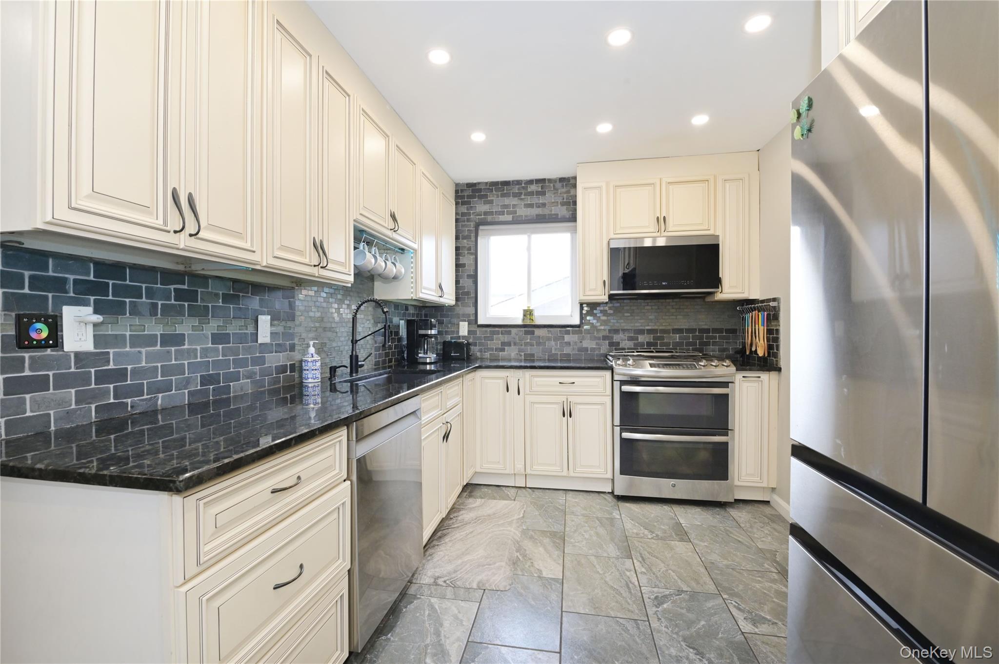 #10 photo, 3485 Riverside Drive, নাসাউ কাউন্টি Oceanside , NY 11572