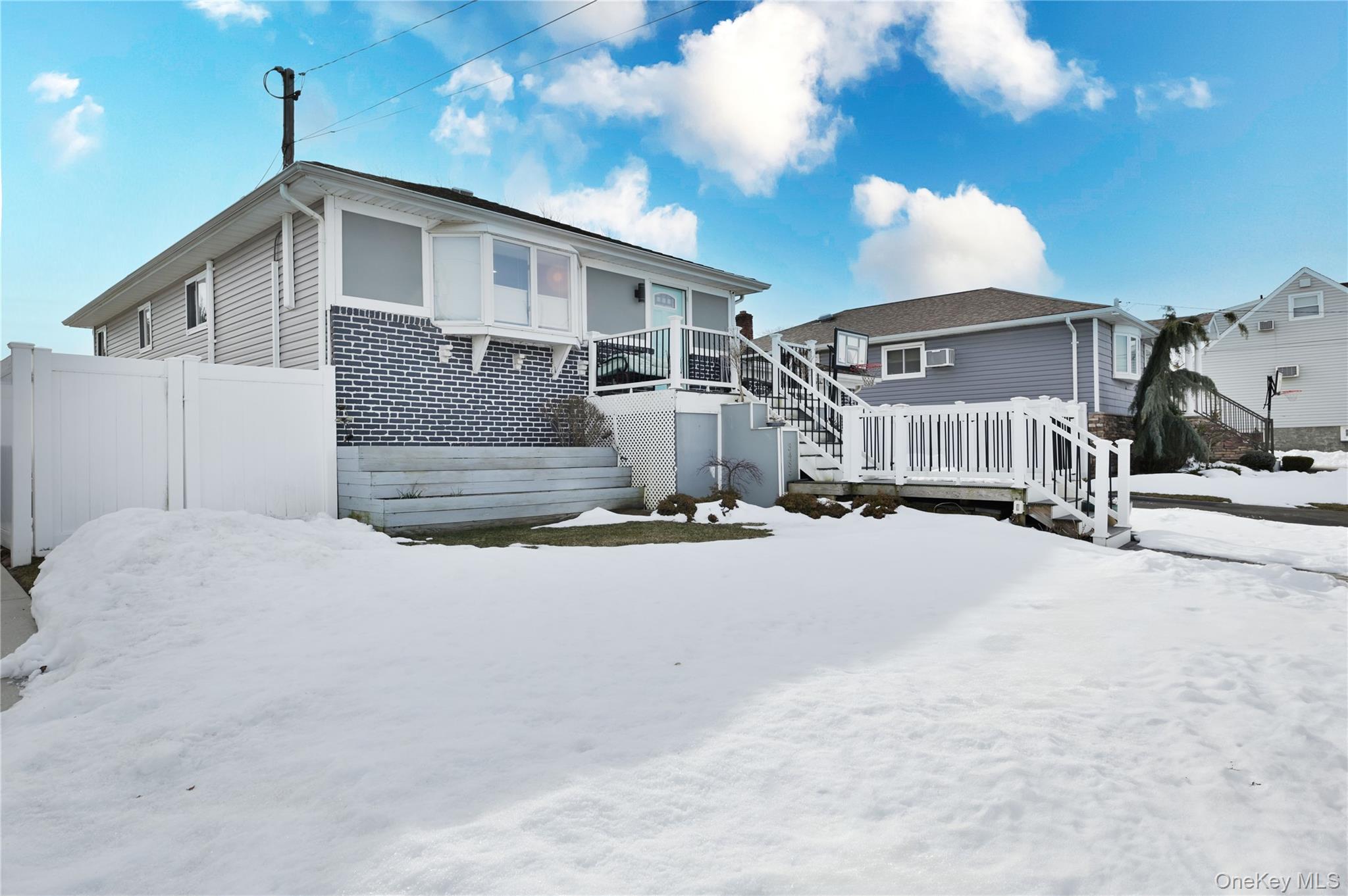 #2 photo, 3485 Riverside Drive, নাসাউ কাউন্টি Oceanside , NY 11572