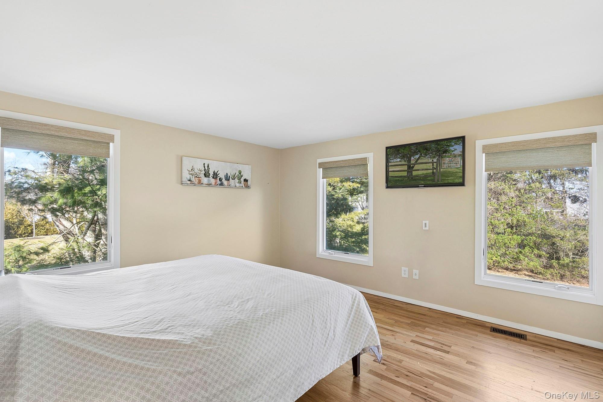 #9 photo, 39 Tanners Neck Lane, Westhampton , NY 11977