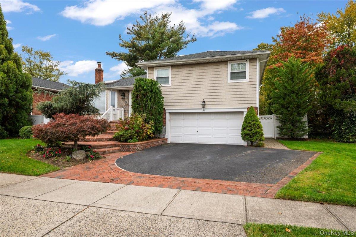 #1 photo, 45 Winthrop Road, নাসাউ কাউন্টি Plainview , NY 11803