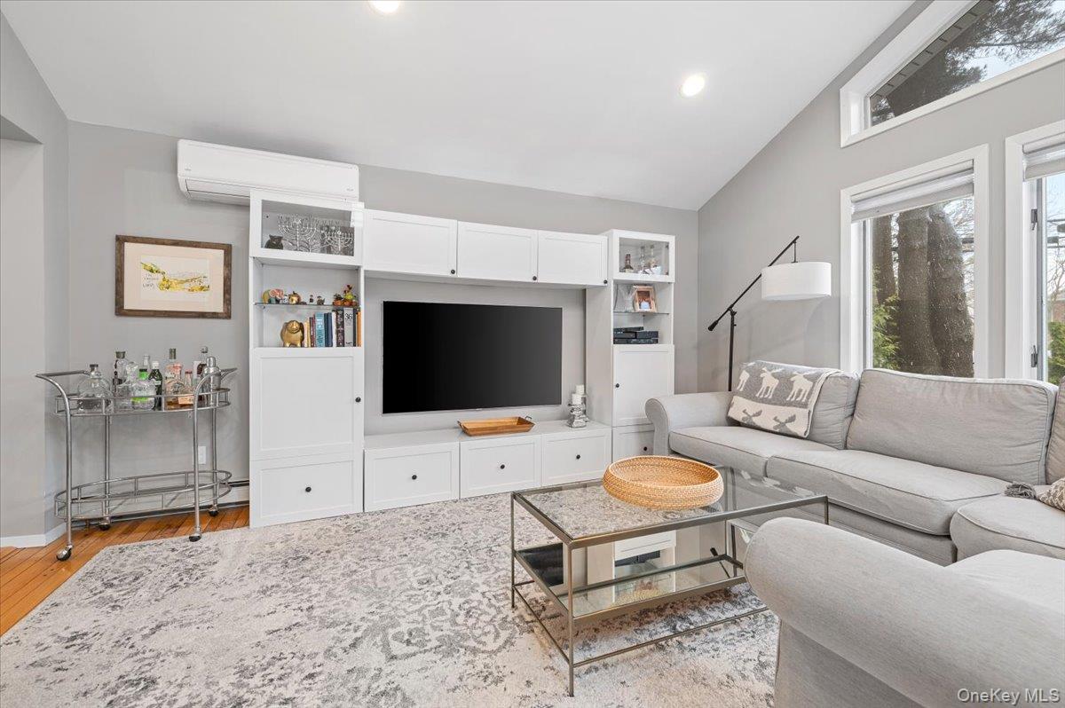 #10 photo, 45 Winthrop Road, নাসাউ কাউন্টি Plainview , NY 11803