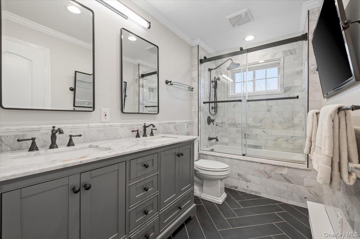 #14 photo, 45 Winthrop Road, নাসাউ কাউন্টি Plainview , NY 11803