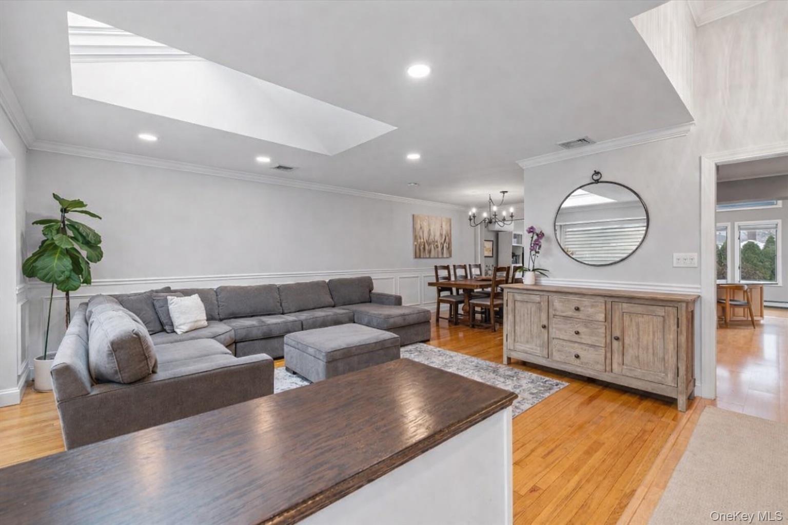 #4 photo, 45 Winthrop Road, নাসাউ কাউন্টি Plainview , NY 11803