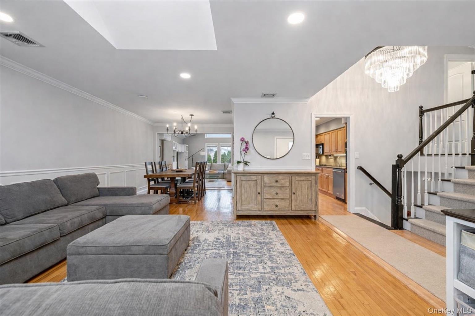 #6 photo, 45 Winthrop Road, নাসাউ কাউন্টি Plainview , NY 11803