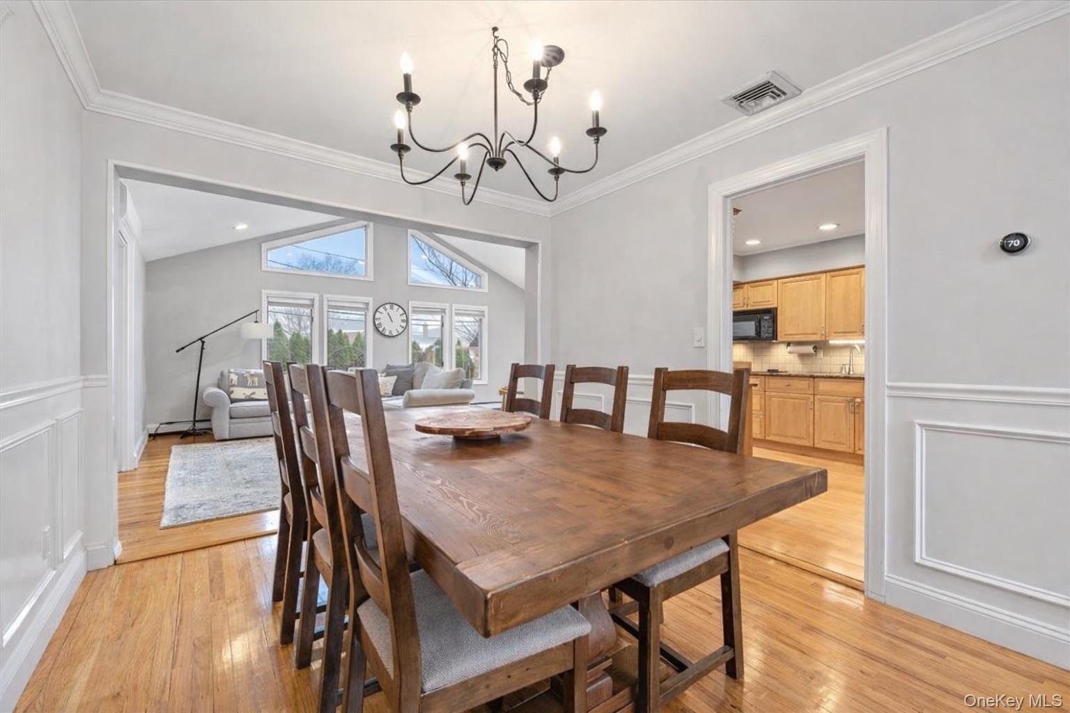 #8 photo, 45 Winthrop Road, নাসাউ কাউন্টি Plainview , NY 11803