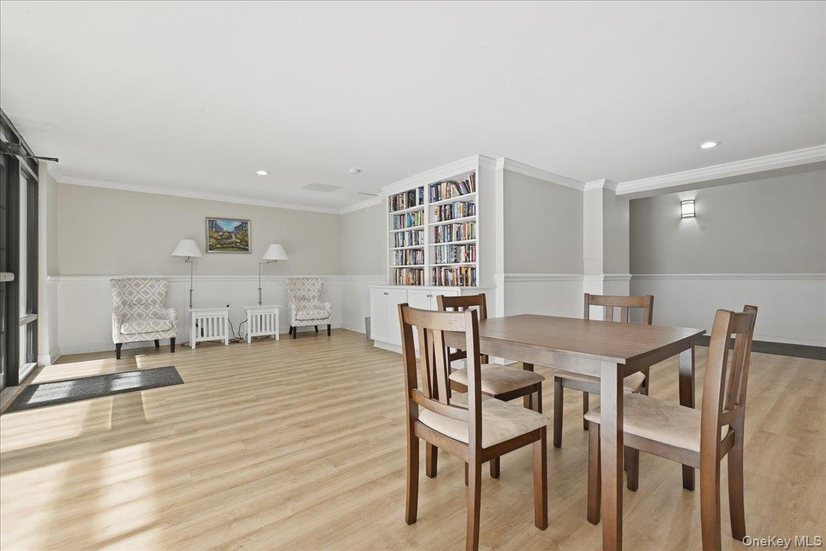 #7 photo, 200 Atlantic Avenue, নাসাউ কাউন্টি Lynbrook , NY 11563