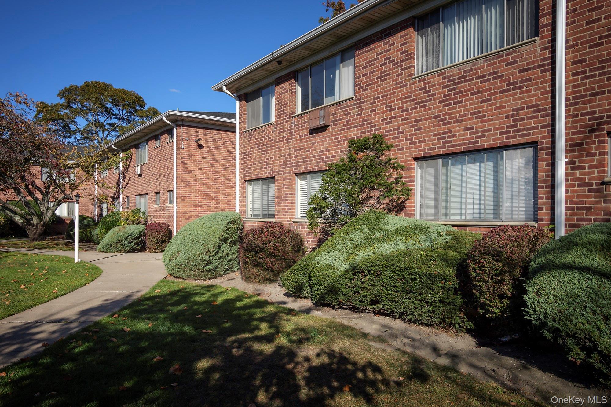 #1 photo, 11 South Saxon Avenue, Bay Shore , NY 11706