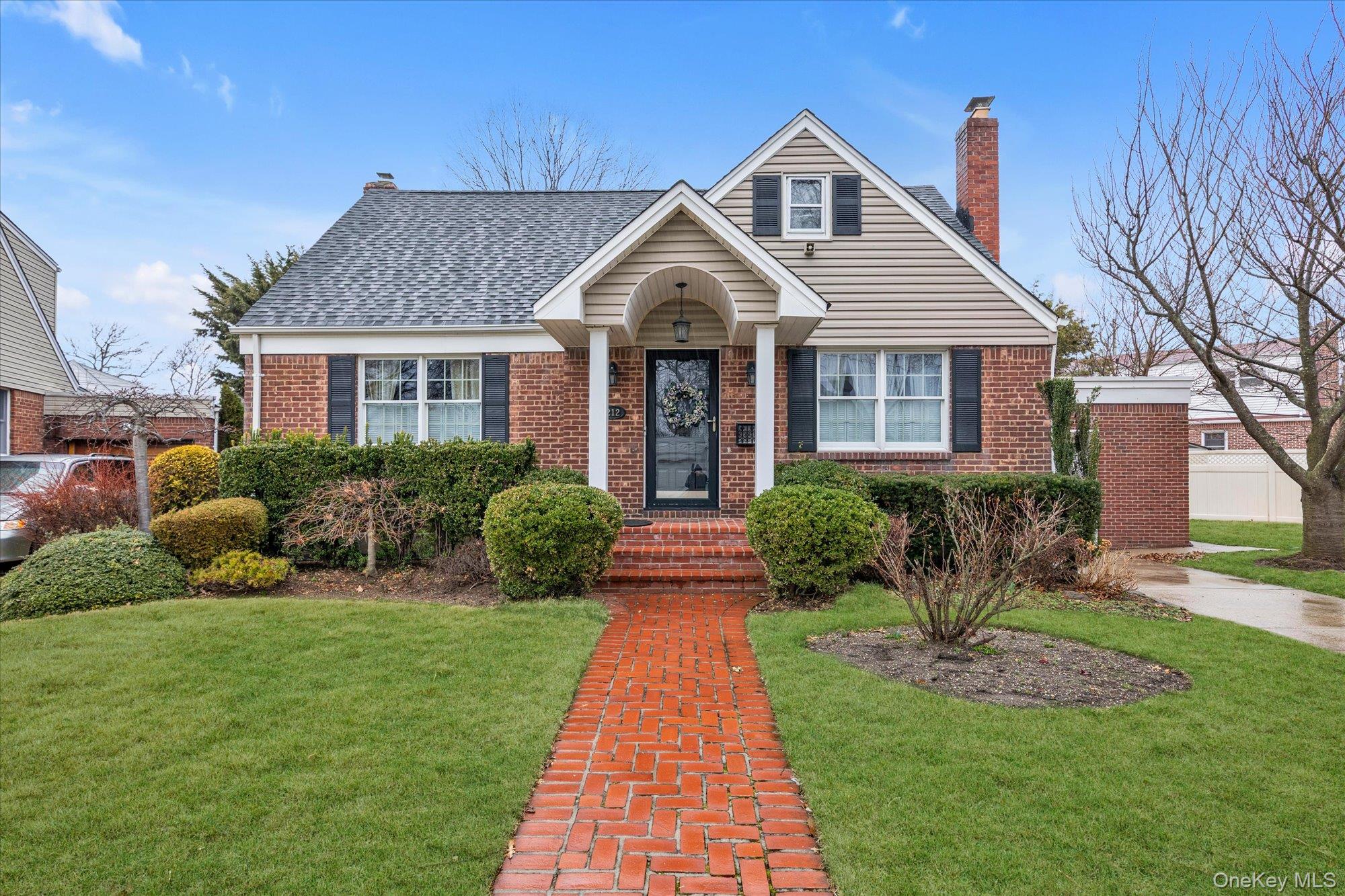 #1 photo, 212 Wilton Street, নাসাউ কাউন্টি New Hyde Park , NY 11040