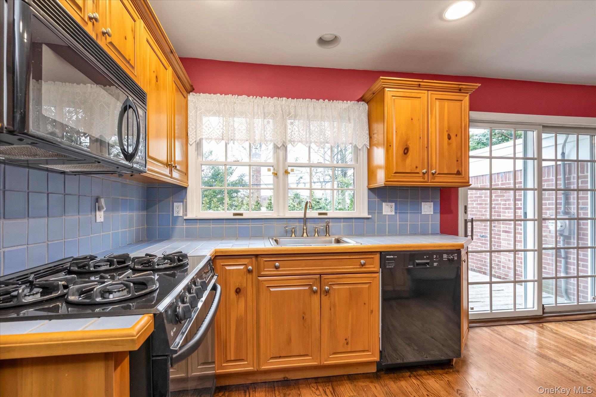 #6 photo, 212 Wilton Street, নাসাউ কাউন্টি New Hyde Park , NY 11040