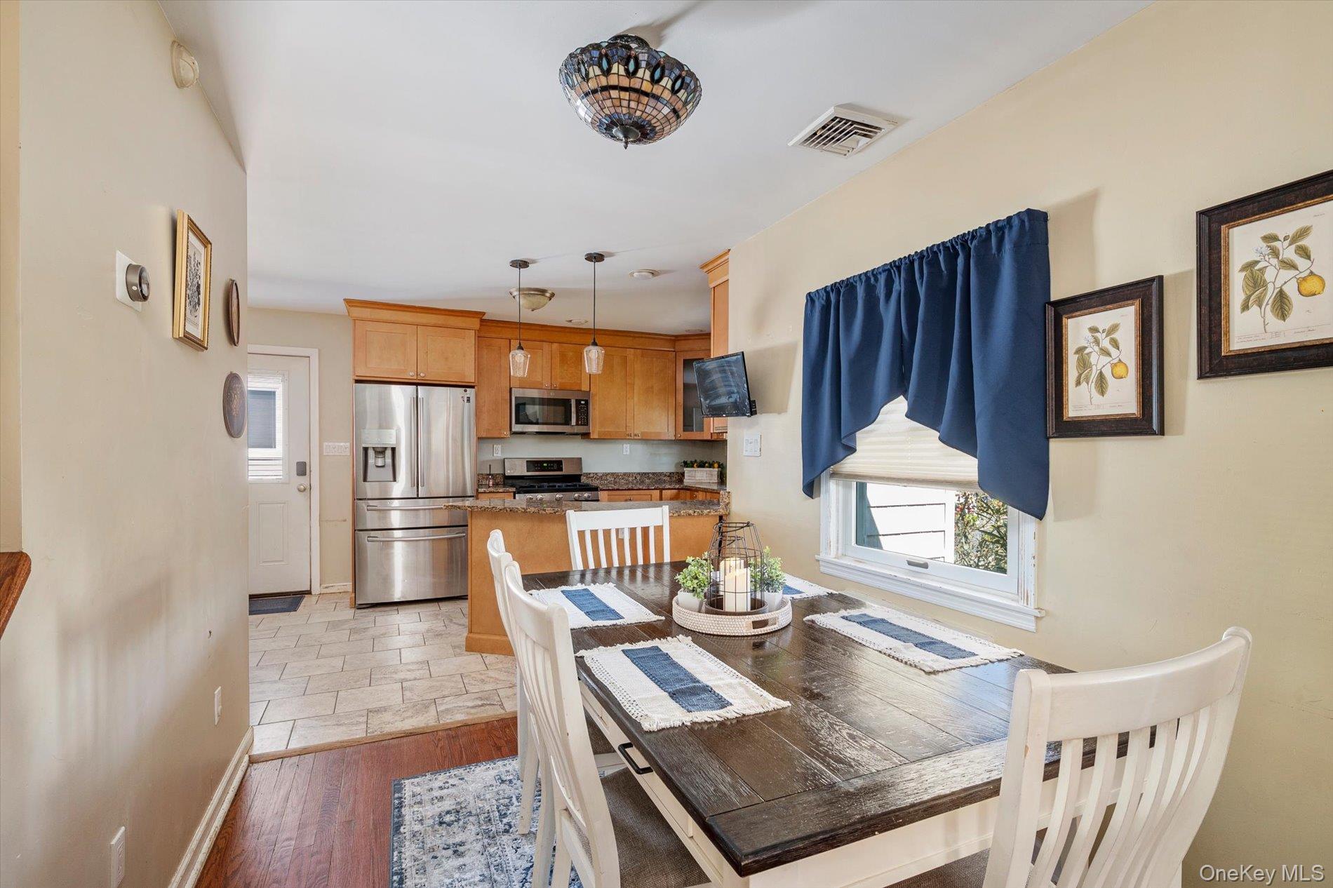 #7 photo, 165 Little Whaleneck Road, নাসাউ কাউন্টি Merrick , NY 11566