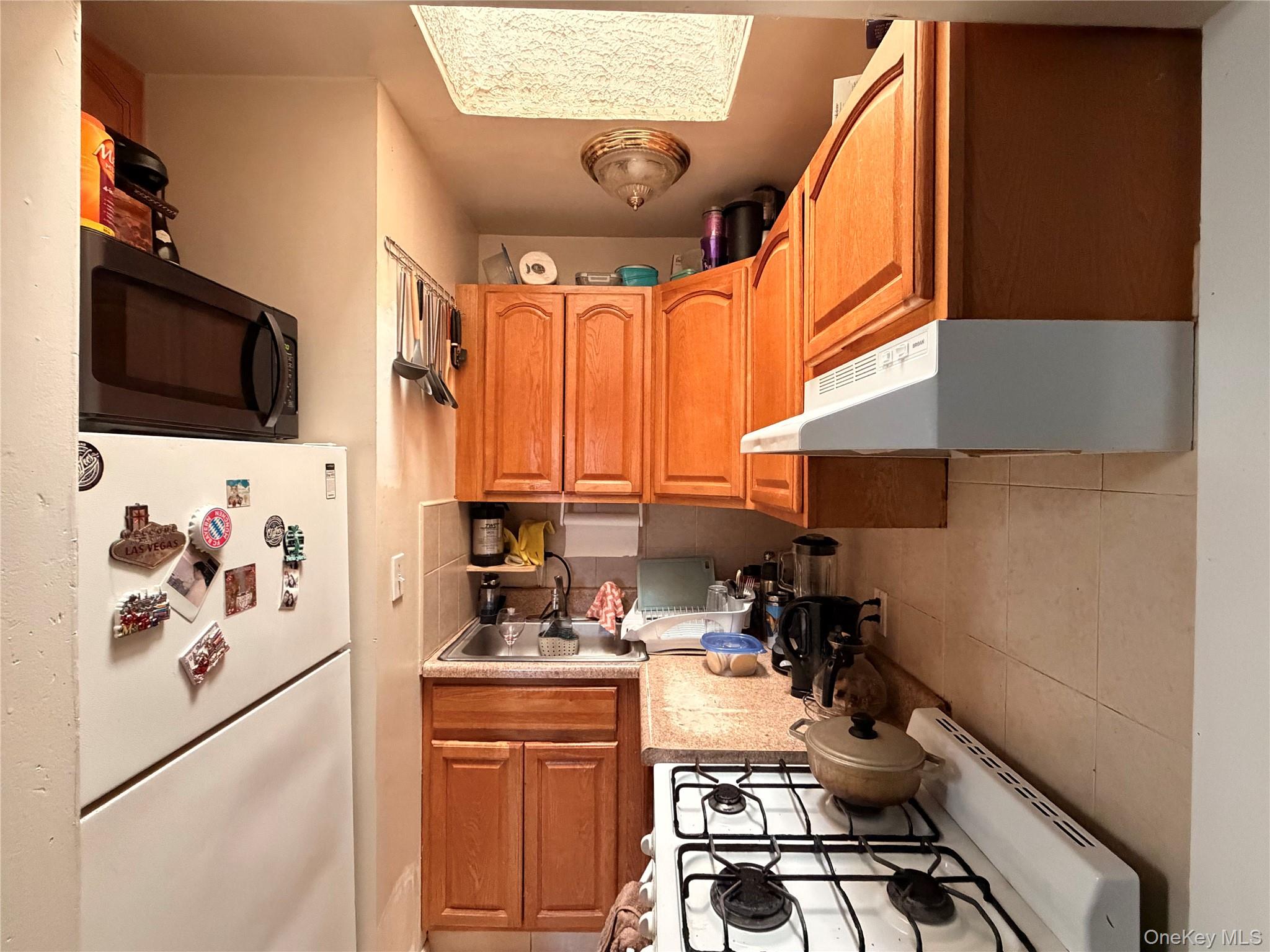 #8 photo, 3255 82nd Street, Jackson Heights , NY 11370