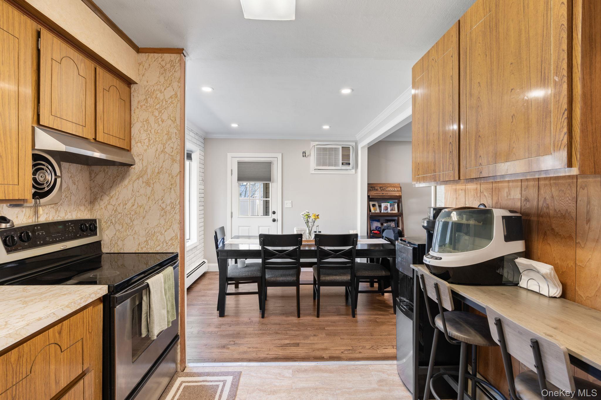 #14 photo, 2637 Lexington Avenue, מחוז נסאו East Meadow , NY 11554