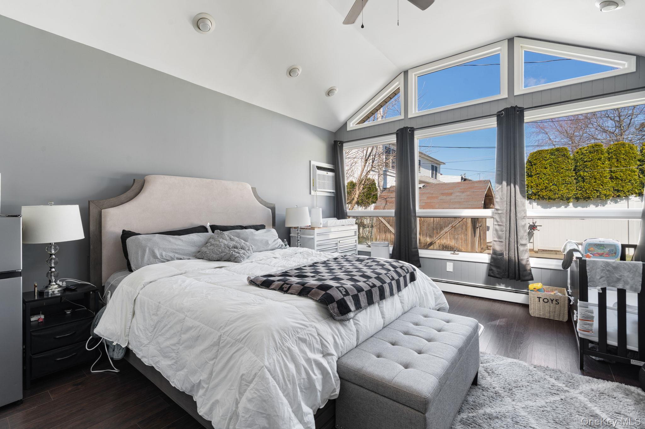 #15 photo, 2637 Lexington Avenue, מחוז נסאו East Meadow , NY 11554