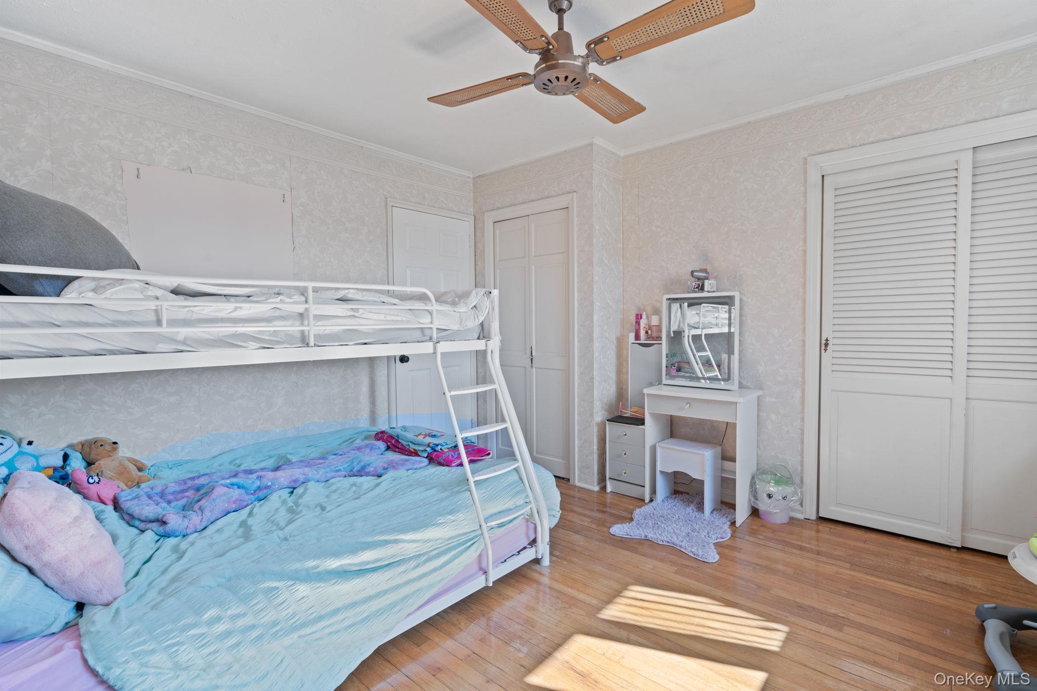 #20 photo, 2637 Lexington Avenue, מחוז נסאו East Meadow , NY 11554